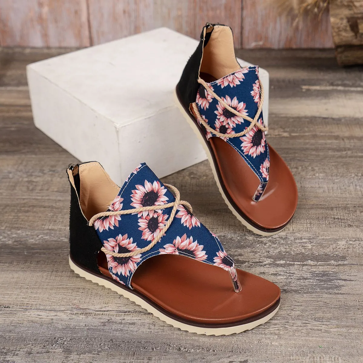 ✨ Women's Flip-Toe Flat Sandals with Back Zipper | Roman Style Printed Summer Sandals for Casual & Beach Wear ✨