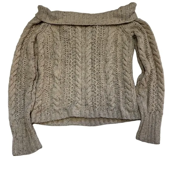 American Eagle Women's Size L Beige Cable Knit Sweater with Removable Brooch NEW