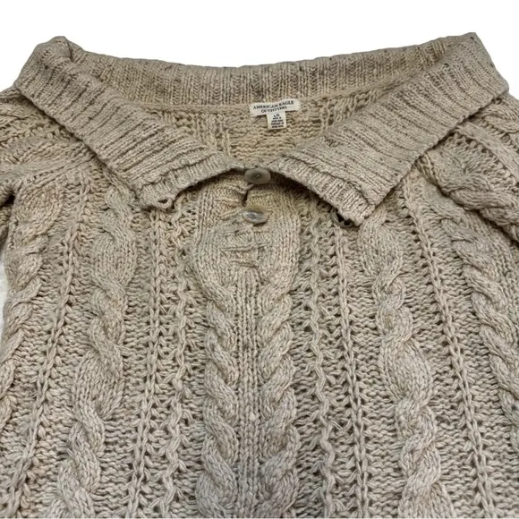 American Eagle Women's Size L Beige Cable Knit Sweater with Removable Brooch NEW