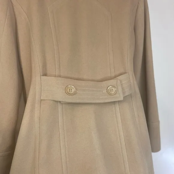 Anne Klein~Tan~Double Breasted Pea Coat~(2) Pockets~Fully Lined~Size L