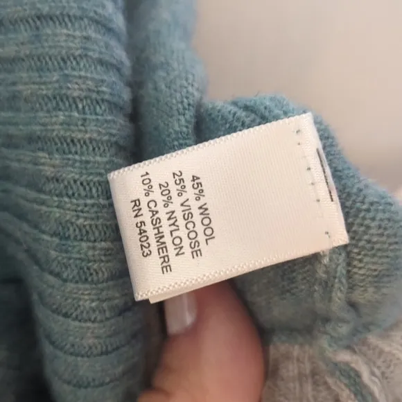 BANANA REPUBLIC  Light Blue Sweater V-Neck S