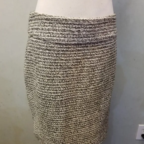Banana Republic striped tweed min pencil skirt size 6 petite  (194)