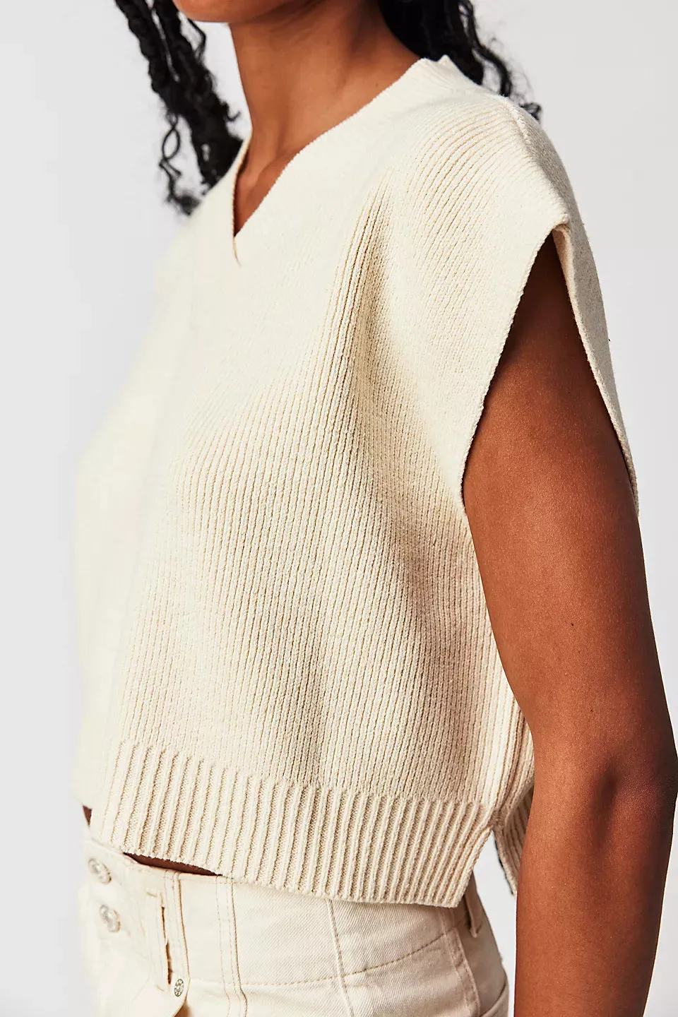 EASY STREET VEST-CREAM