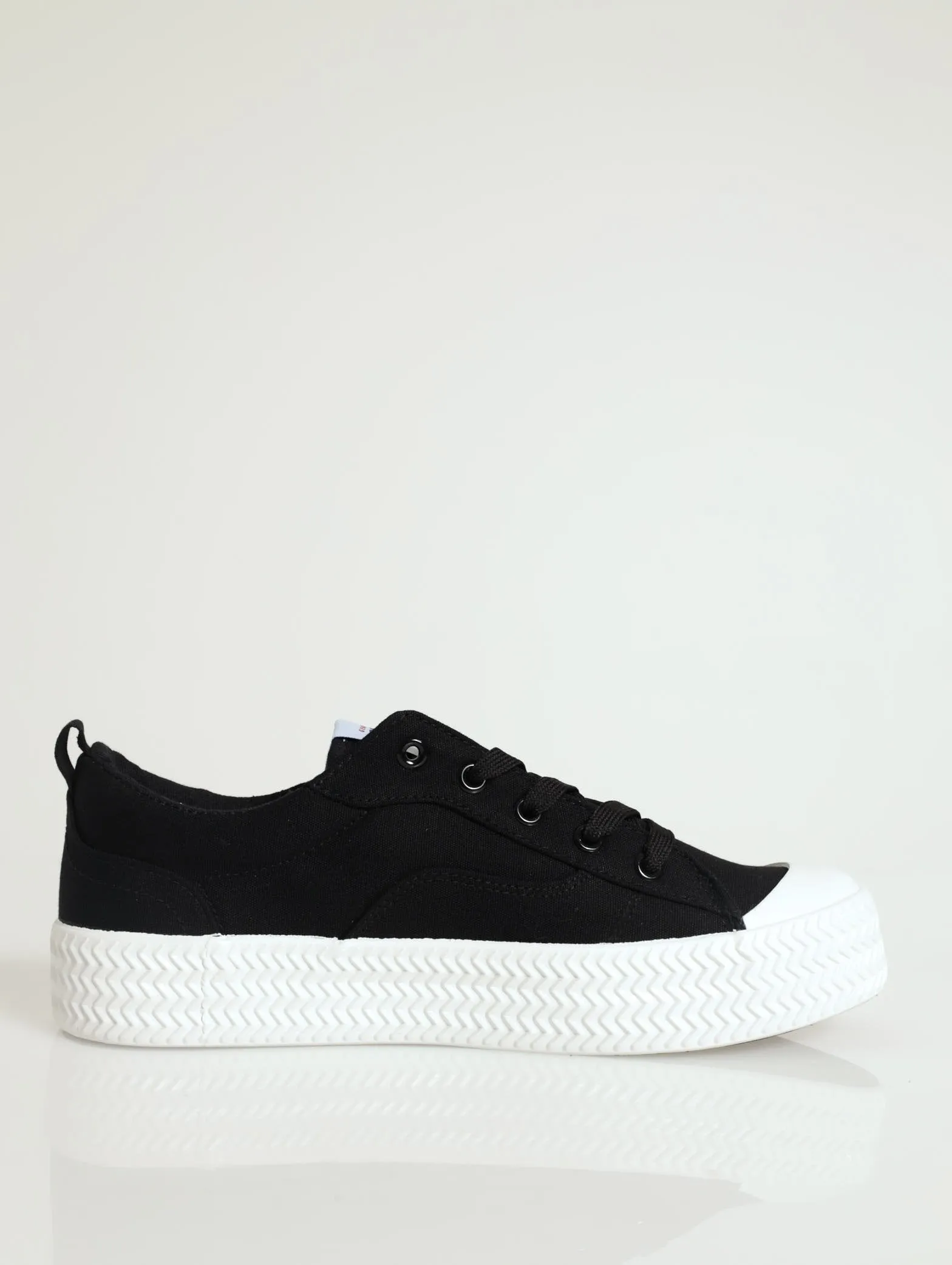 Low Cut Pu Platform Lace-Up Sneaker - Black