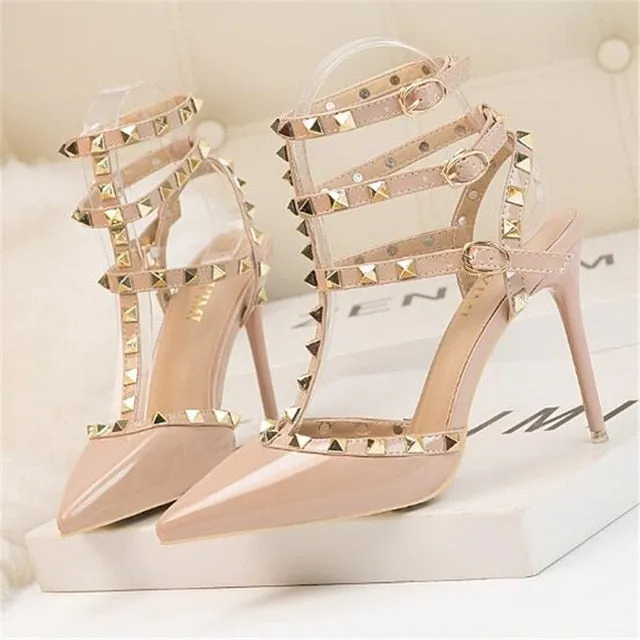 Nude Rivets Buckle Shoe