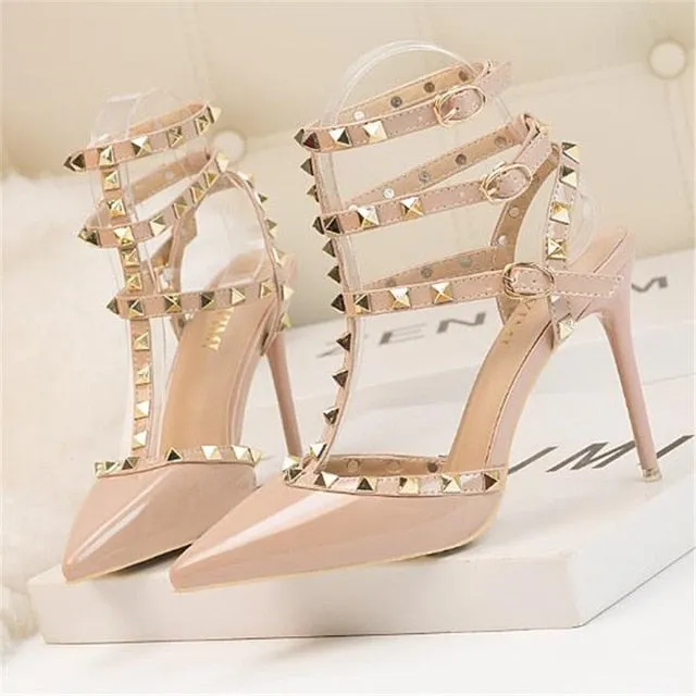 Nude Rivets Buckle Shoe