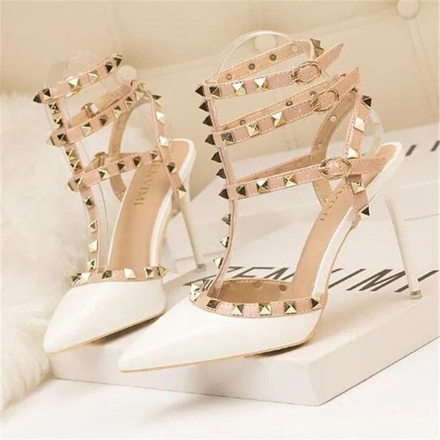 Nude Rivets Buckle Shoe