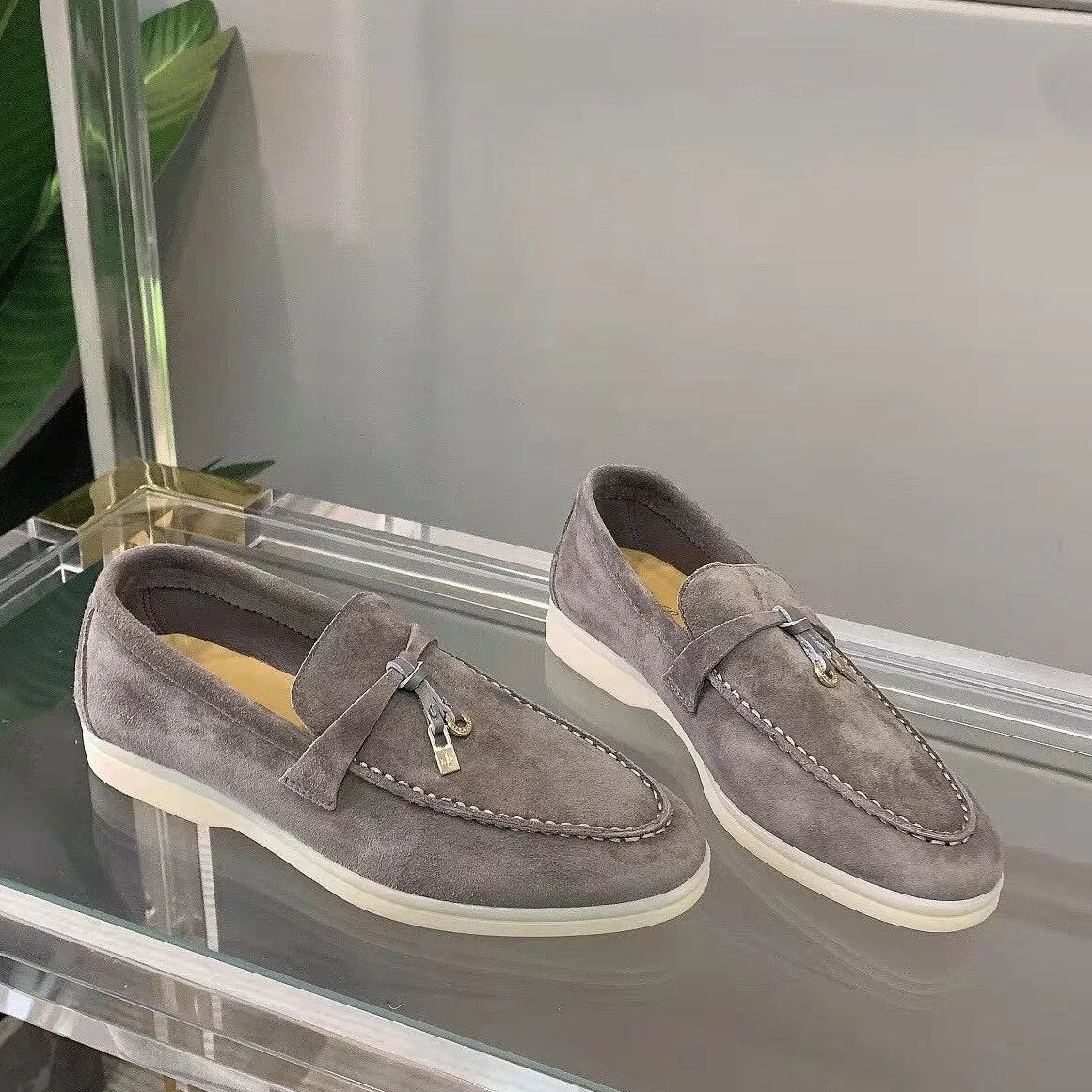 Sara Suede Loafers | Ein klassisches und schickes Design, das sicher die Aufmerksamkeit auf sich zieht