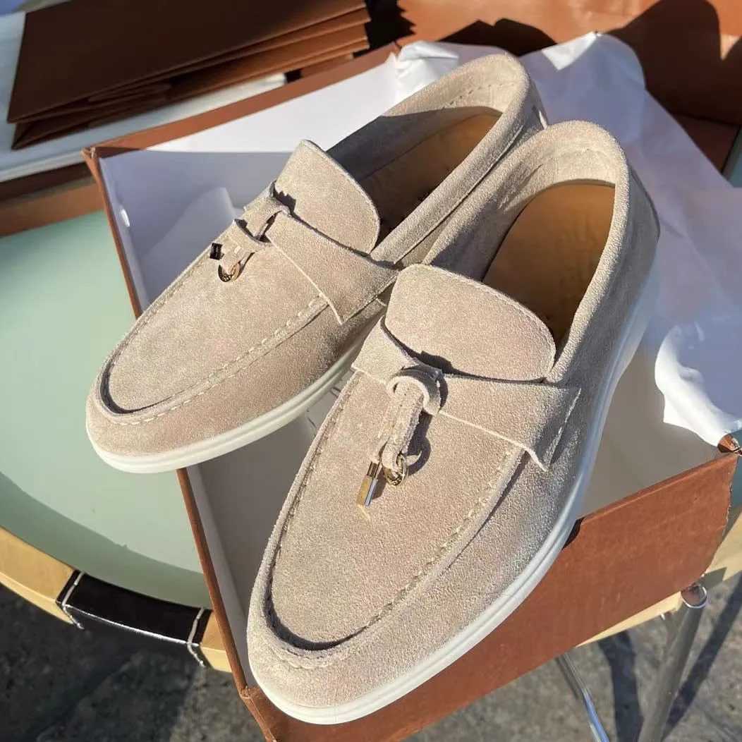Sara Suede Loafers | Ein klassisches und schickes Design, das sicher die Aufmerksamkeit auf sich zieht