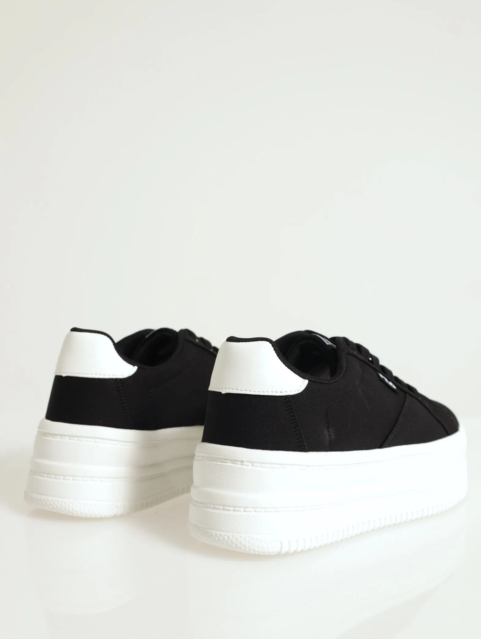 Stavi Stacked Platform Lace-Up Sneaker - Black/White