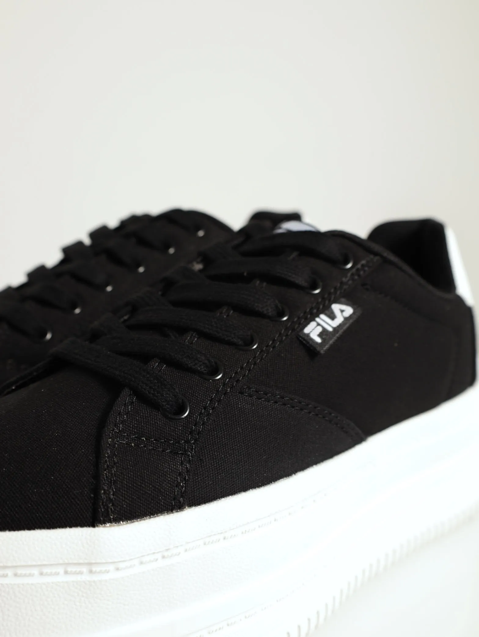 Stavi Stacked Platform Lace-Up Sneaker - Black/White