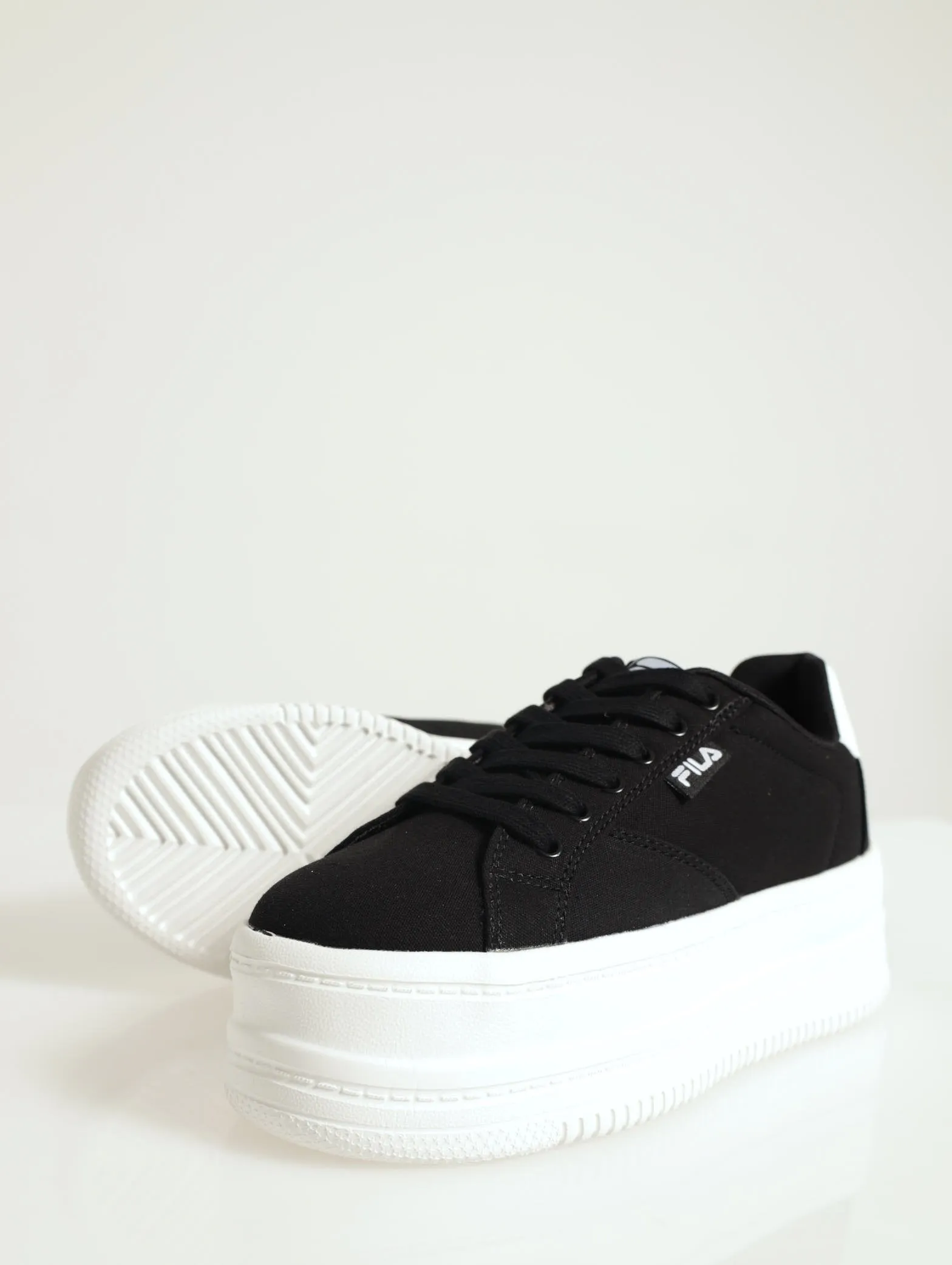 Stavi Stacked Platform Lace-Up Sneaker - Black/White