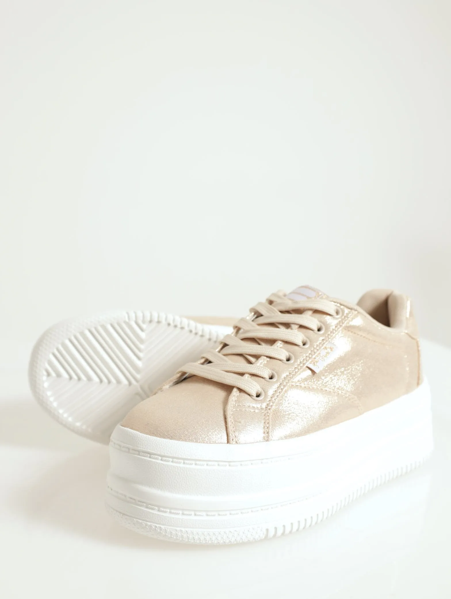 Stavi Stacked Platform Lace-Up Sneaker - Gold