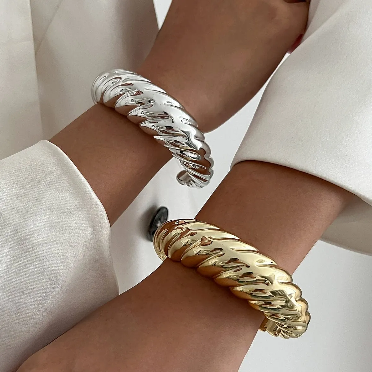 Trendy Gold Silver Tone Glossy Twisted Bangle Bracelet