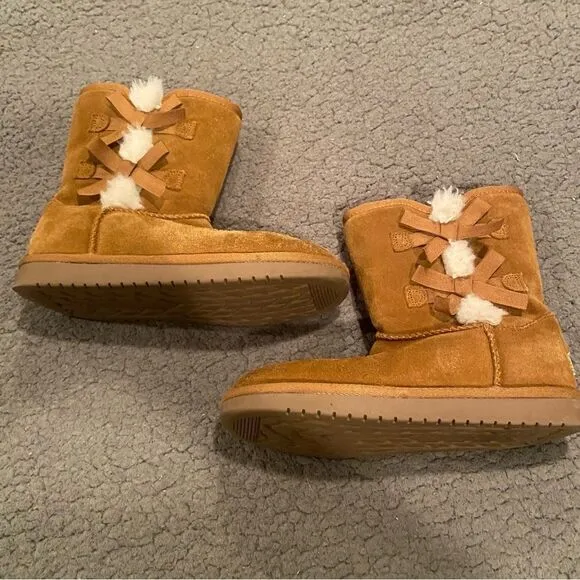 UGG Koolaburra Pull On Short Boot Faux Fur With Bows
