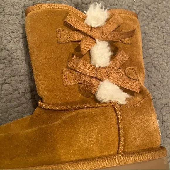 UGG Koolaburra Pull On Short Boot Faux Fur With Bows