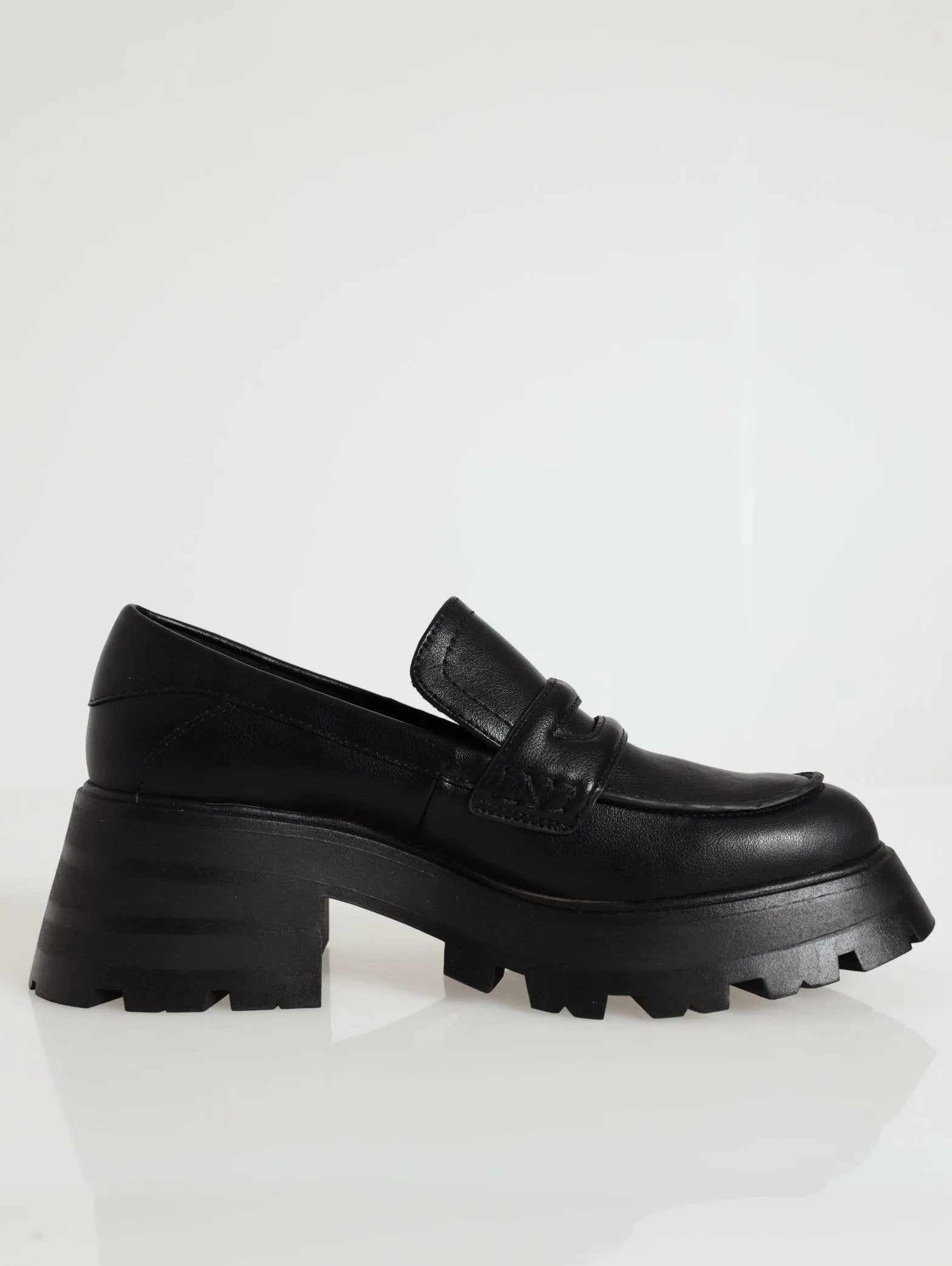 Vallaree Mid Heel Platform Loafer - Black