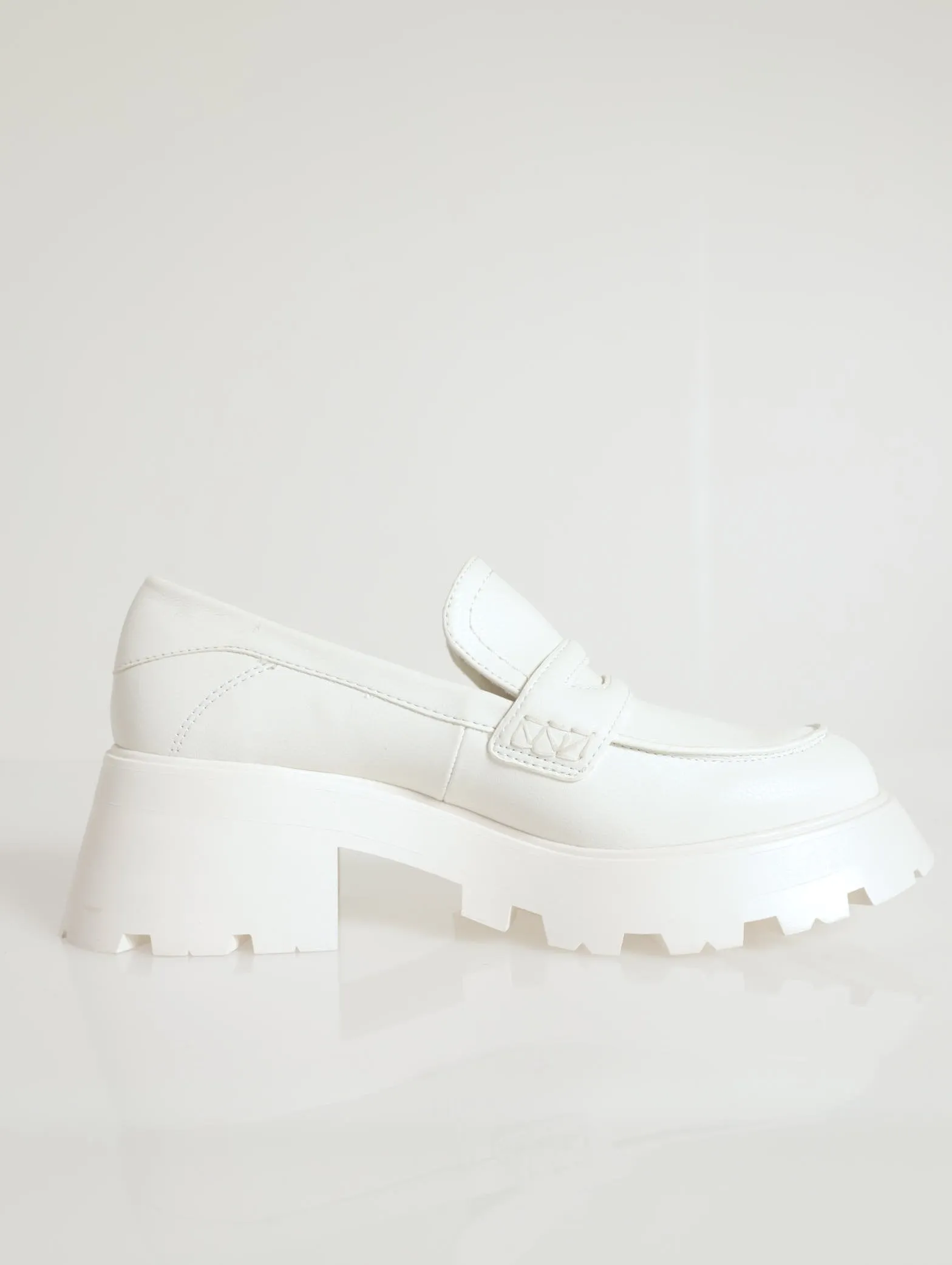 Vallaree Mid Heel Platform Loafer - White