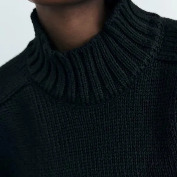 ZARA STAND-UP COLLAR SWEATER