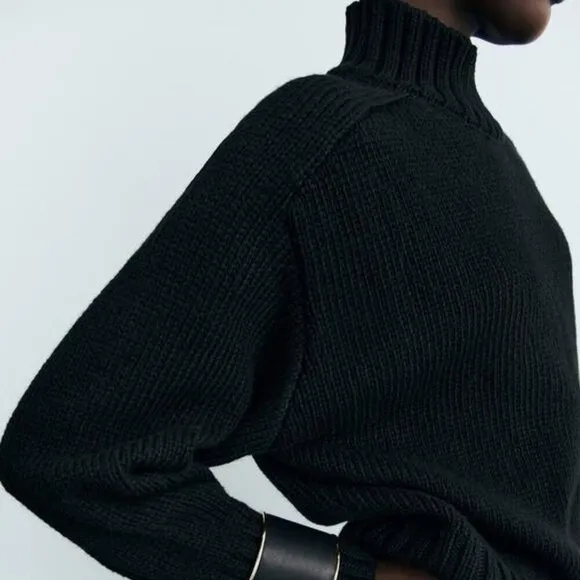 ZARA STAND-UP COLLAR SWEATER